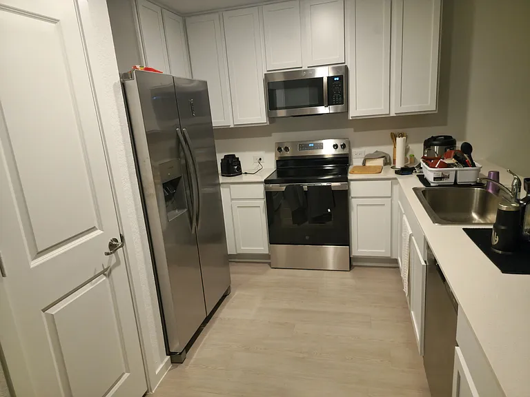 8914 Pyron Pl — Photo 6