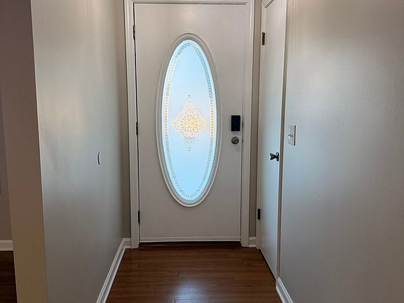 4th image of 112 Courtland Dr