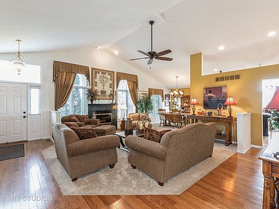 3rd image of 18131 Pheasant Lake Dr