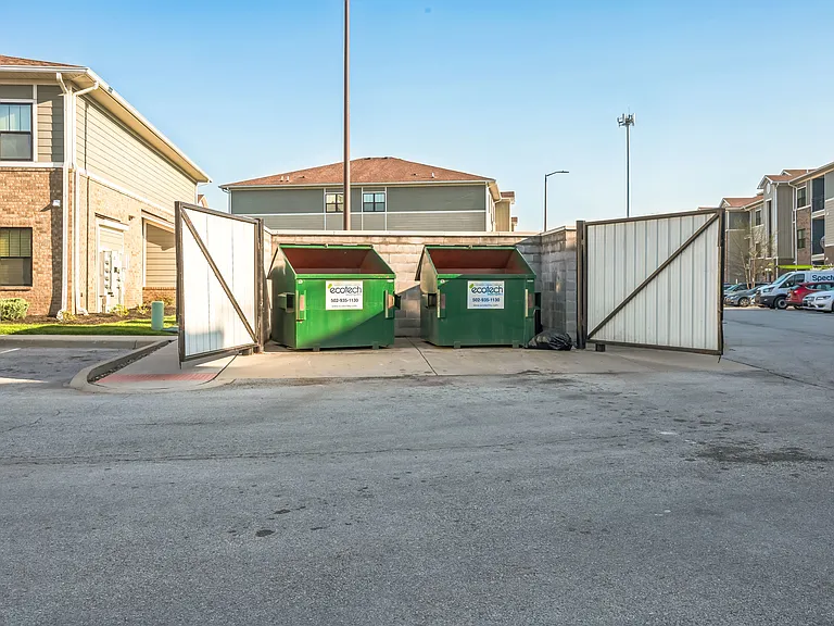 Frontgate Apartments — Photo 40