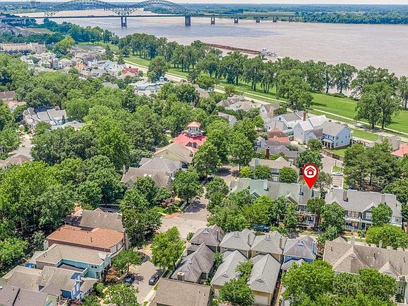 2nd image of 921 Harbor View Dr