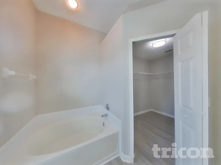 3264 Abbeyfield Dr E — Photo 10
