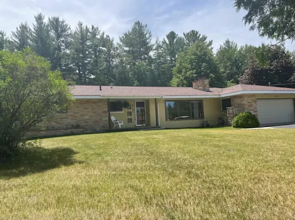550 Obrien Dr, Cheboygan, MI 49721