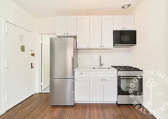 756 Union Street — Photo 2