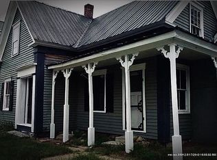 54 Front St, Sumner, ME 04292