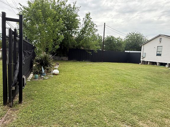 2nd image of 10338 Aldine Westfield Rd