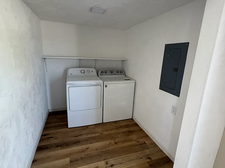 521 Main St — Photo 5