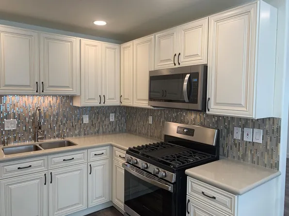 424 Pine Haven St, Las Vegas, NV 89144