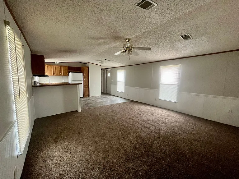 540 Guillot Rd #E — Photo 3