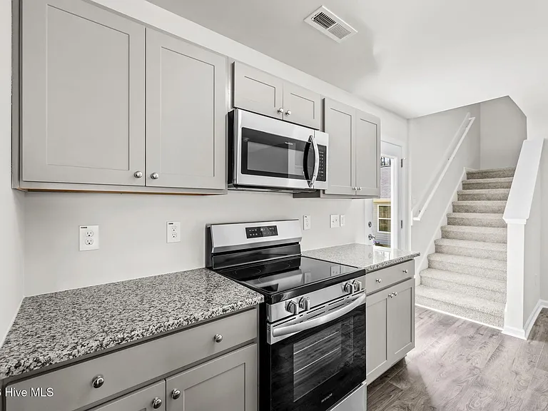 705 Conductor Ct — Photo 9
