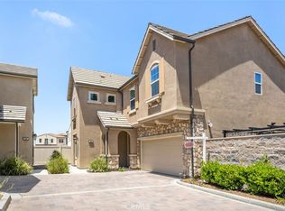 1004 Portola Oaks Dr, Lake Forest, CA 92610