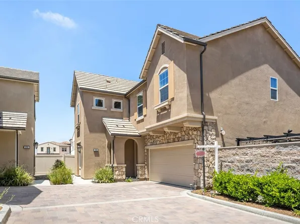 1004 Portola Oaks Dr, Lake Forest, CA 92610