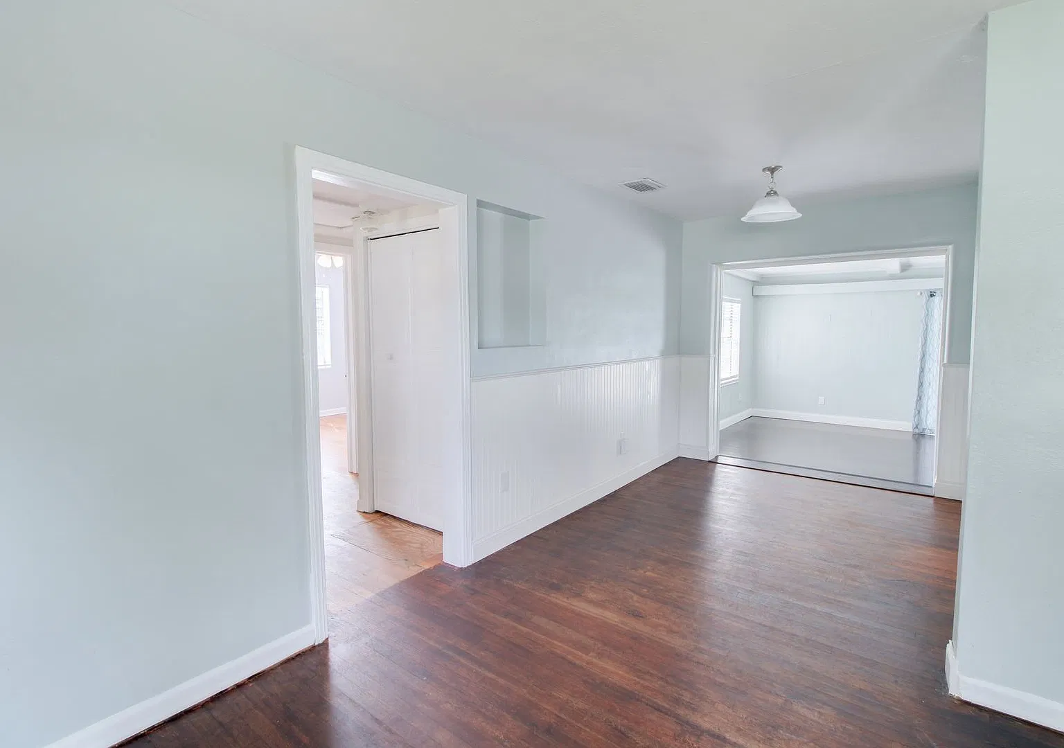 3320 Lila Drive — Photo 2