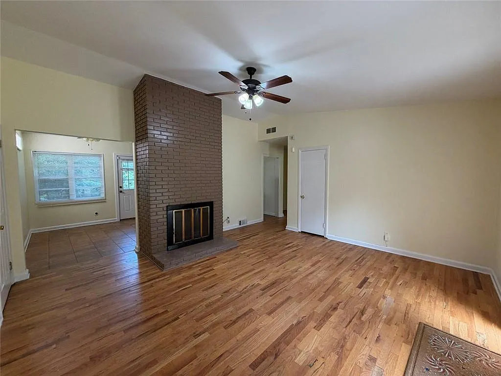4 bed, 2.0 bath, 1487 sqft, $2,750 — Photo 3