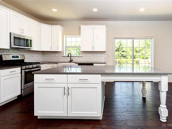 5th image of 1006 Jean Ct #61