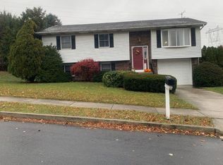 231 Regent Rd, Harrisburg, PA 17112