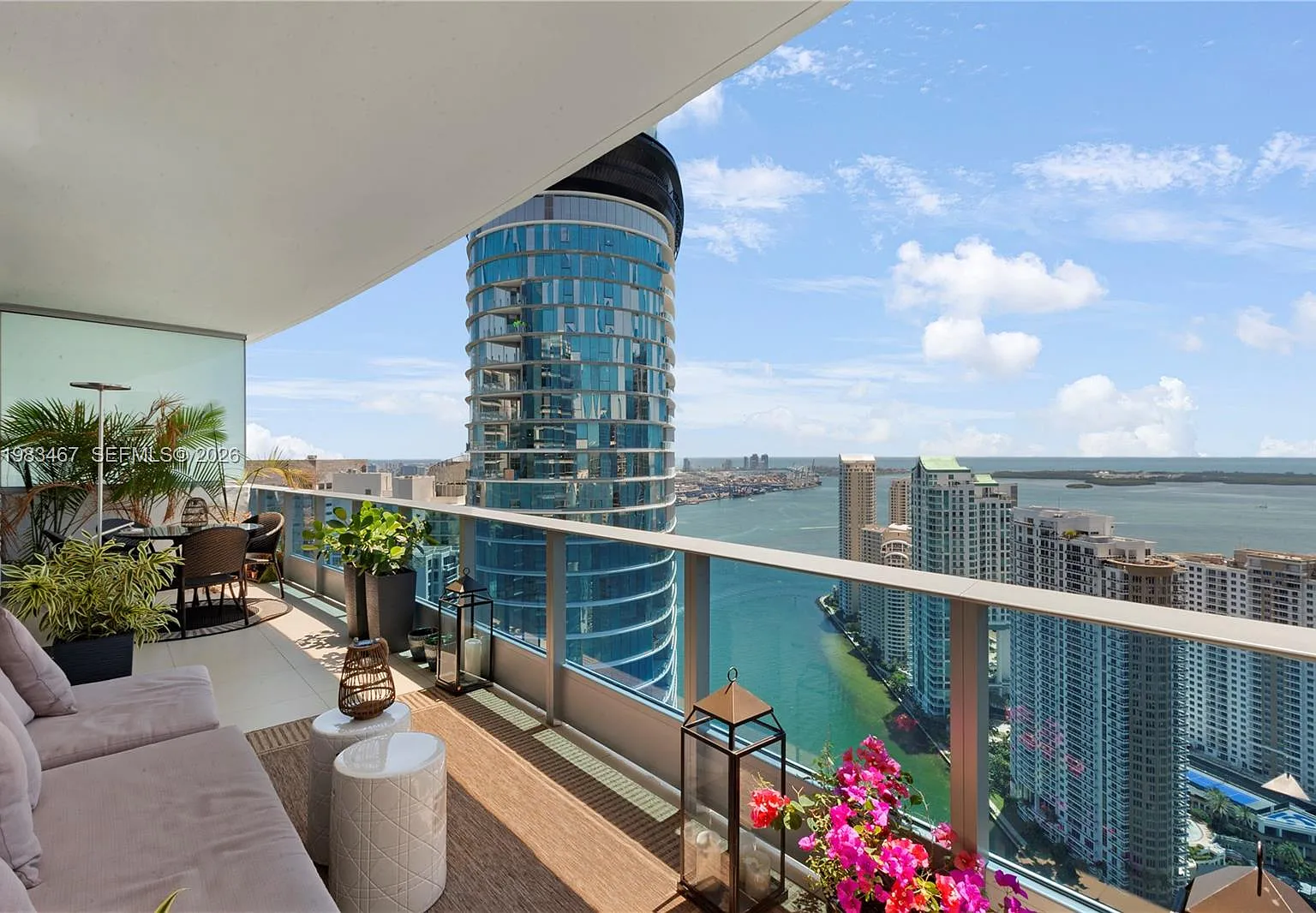 Epic West Condo — Photo 1
