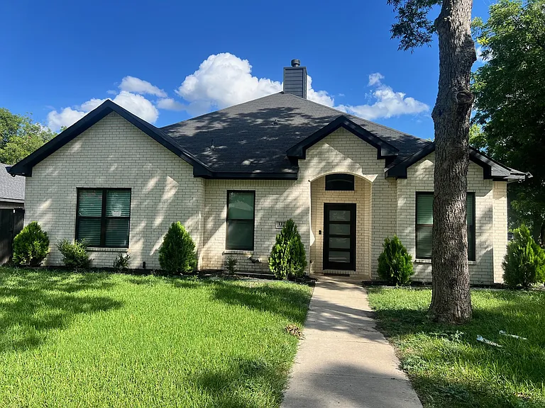 Pecan Grv — Photo 30