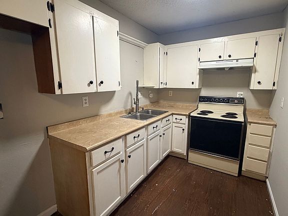 3rd image of 712 Colorado Rd #3