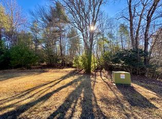 Graymont Ln, Galax, VA 24333