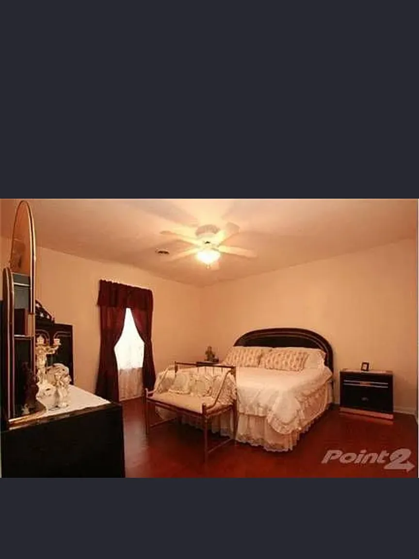 3 bed, 1127 sqft, $1,850 — Photo 1