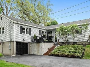 9 Diana St, Worcester, MA 01605