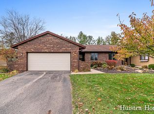 11265 Whispering Creek Dr, Allendale, MI 49401
