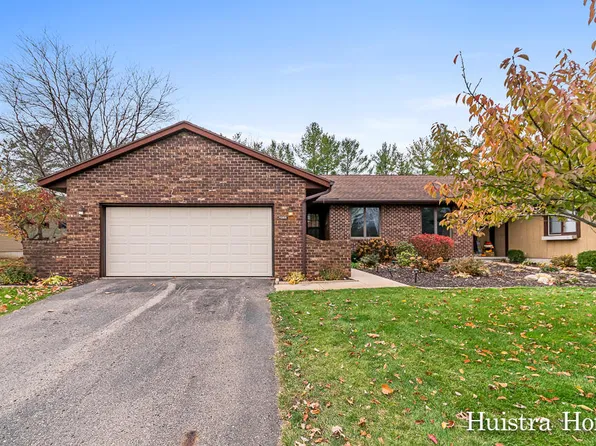 11265 Whispering Creek Dr, Allendale, MI 49401