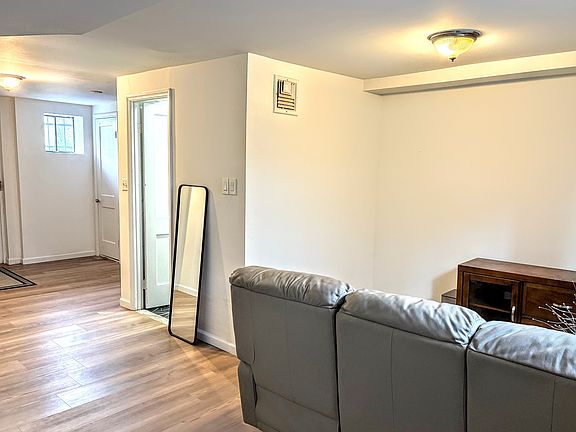 Entrance foyer, full bath, living Room