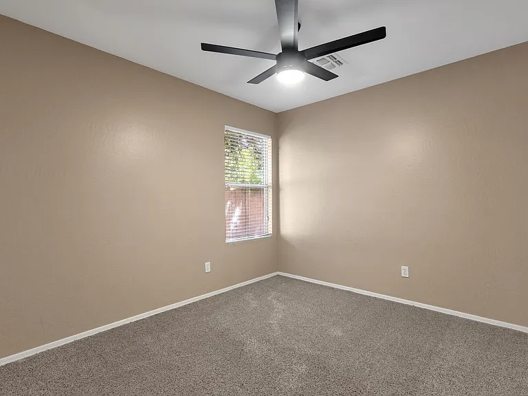 647 W Fremont Dr — Photo 15
