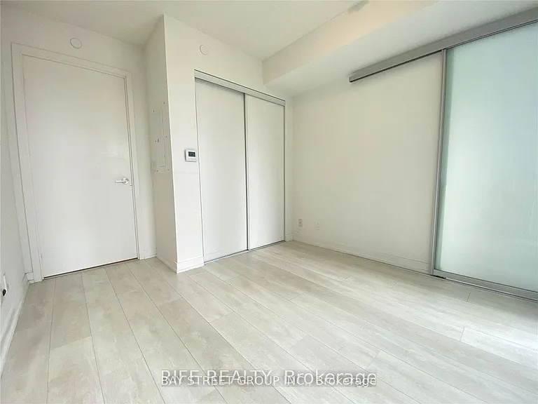 60 Shuter St #1711 — Photo 13