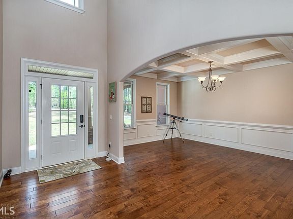 4th image of 120 Amandas Way