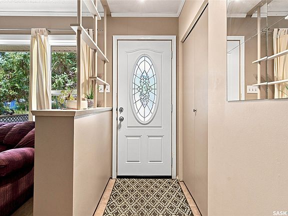 3rd image of 448 ROBINSON Street