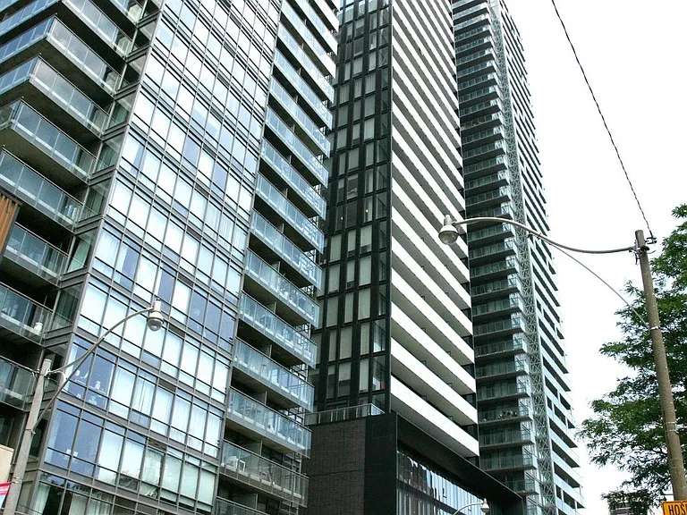 28 Wellesley St E #306 — Photo 1