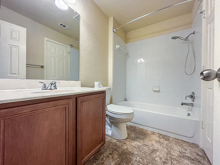 923 Avery Pkwy #2 — Photo 20