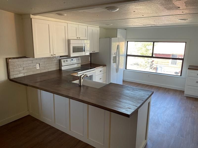 2nd image of 108 S Sheldon Ave