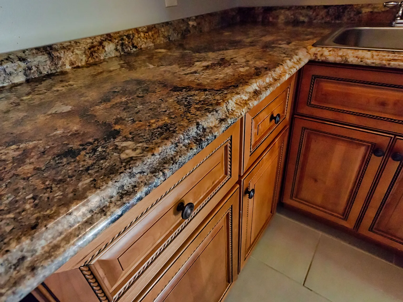 2 bed, 900 sqft, $1,300 — Photo 3
