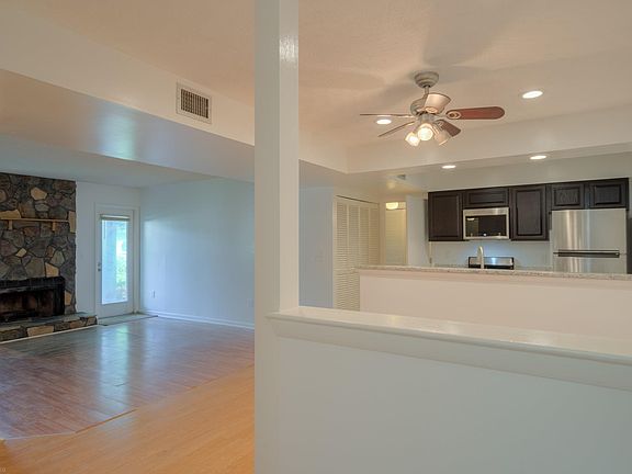 5th image of 1315 Henry Ln Unit 103