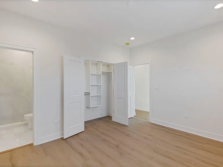 4224 S Langley Ave #2 — Photo 12