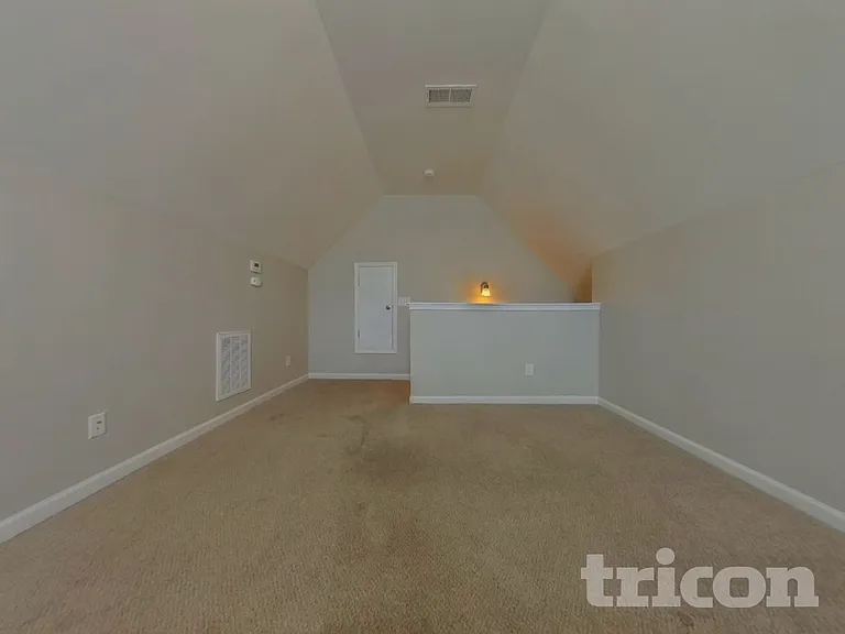 415 Finch Ln — Photo 17