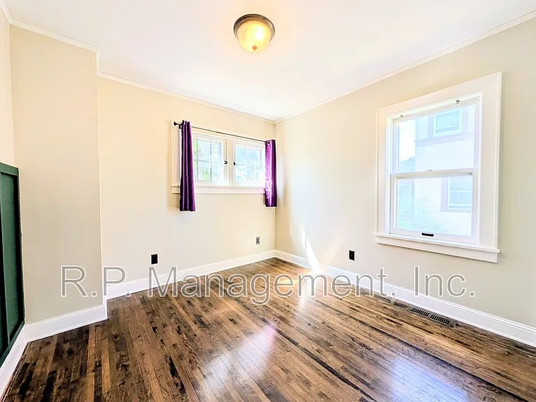 636 Gotzian St — Photo 9