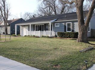 6800 W 72nd Ter, Overland Park, KS 66204