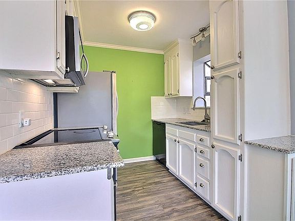 4th image of 410 Longwood Ct APT D