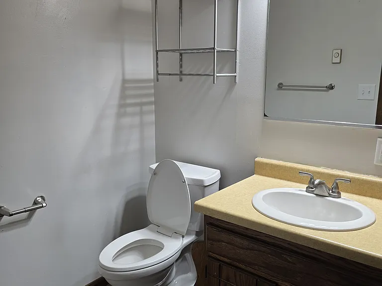 310 Deronda St — Photo 5