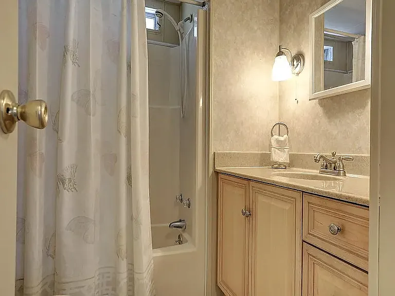 1035 Royal Palm Dr — Photo 12