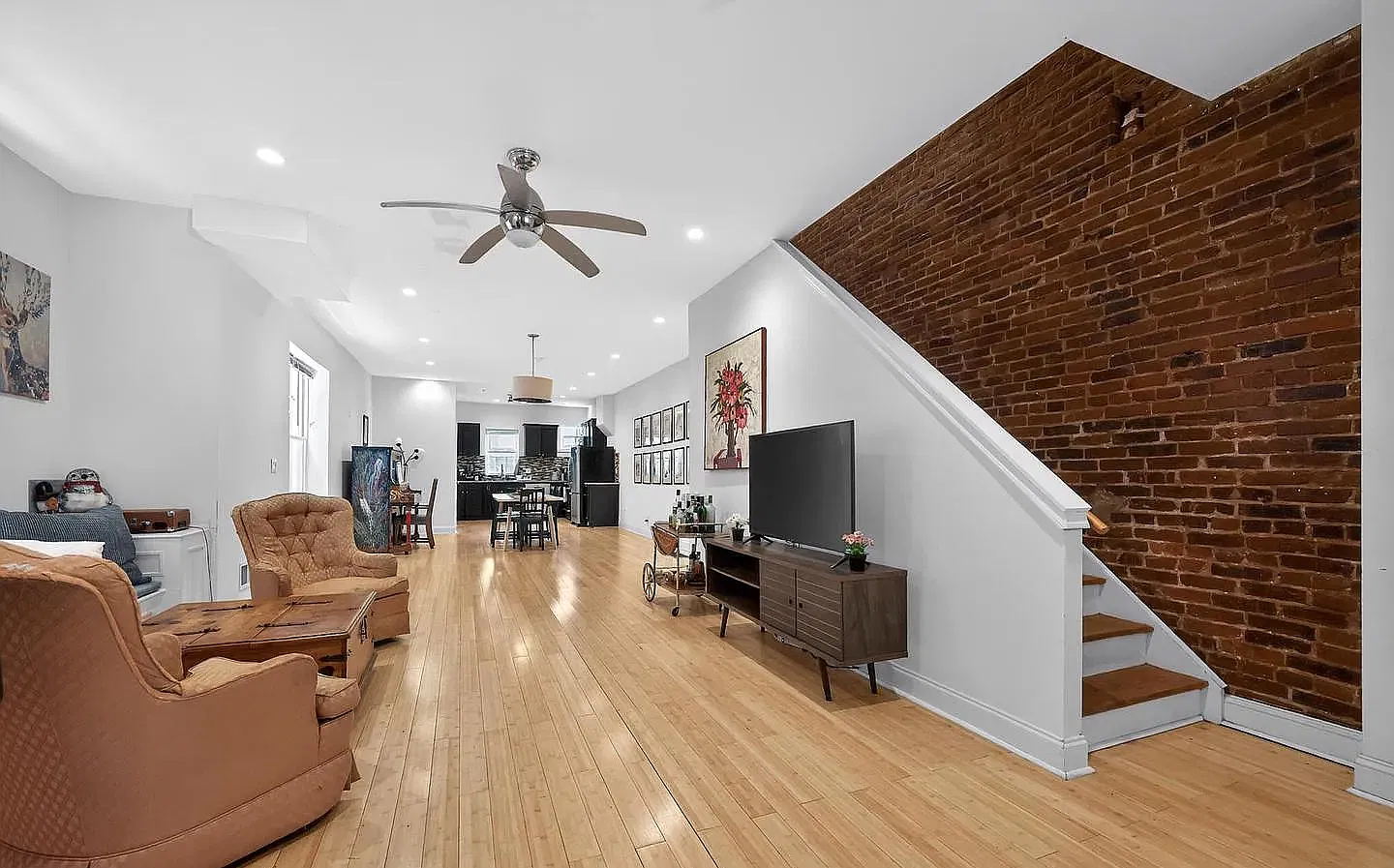 4 bed, 2000 sqft, $3,200 — Photo 3