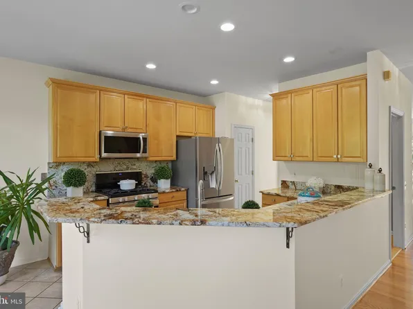 45800 Shagbark Ter, Sterling, VA 20166
