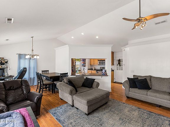 5th image of 186 Country Way Rd