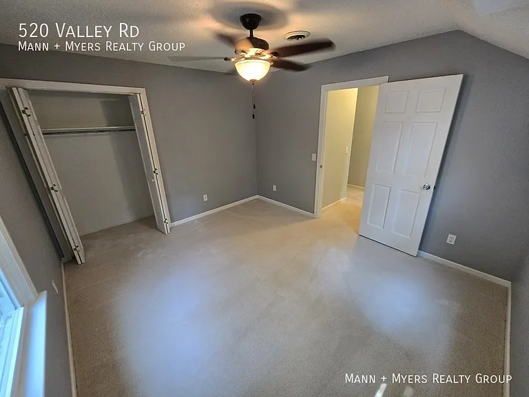 520 Valley Rd — Photo 39