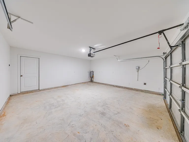 21099 Santopadre St — Photo 15